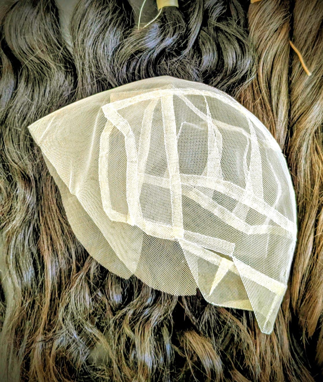 Perücke, Berlin, Haarausfall, Alopezie, kreisrunder Haarausfall, Alopecia totalis, Alopecia areata, Alopecia Androgenetica, Haare, Echthaar, Haarteil, Lace, Montur, Wig, Lacewig, Hair, Haarlinie, Full Lace, Lace Front, Knüpfen, Reparatur, 100% Echthaar, Blond, Braun, Natürlichkeit, Krebs, Chemotherapie, Haarersatz